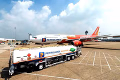 Petrolimex Aviation supplies SAF for Vietjet flights (Photo: baochinhphu.vn)