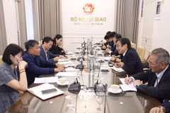 Standing Deputy Minister of Foreign Affairs Nguyen Minh Vu receives Representative Director and Executive Vice President of Idemitsu Kosan Atsuhiko Hirano in Hanoi on June 12, 2026. (Photo: Ministry of Foreign Affairs)