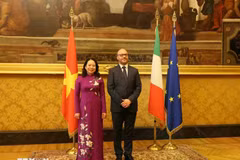 Vice State President Vo Thi Anh Xuan (L) meets with President of the Italian Chamber of Deputies Lorenzo Fontana (Photo: VNA)