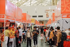 People visit the Autumn Fair 2025 at the Vietnam Exposition Centre in Dong Anh commune, Hanoi. (Photo: VNA)