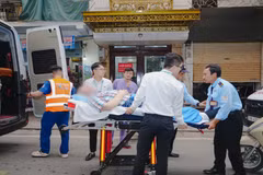 The patient was admitted to the Emergency Department in critical condition. (Photo: Hong Ngoc General Hospital)
