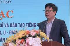 Vice Chairman of the Dien Bien People’s Committee Pham Duc Toan speaks at the event. (Photo: VNA)