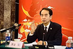 Chinese Ambassador to Vietnam He Wei speaks at a press briefing in Hanoi on December 29. (Photo: VNA)