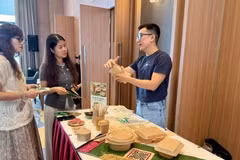 BUYO Bioplastics' biodegradable plastic products are made from brewer's grains and sugarcane bagasse. (Photo: nhandan.vn)
