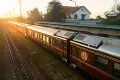 French newspapers Le Figaro and Ouest-France publish features introducing SJourney, a luxury rail tourism service offering a trans-Vietnam travel experience. (Photo: Sjourney
