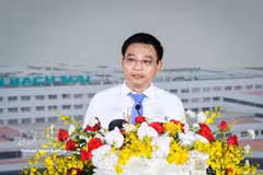 Deputy Prime Minister Nguyen Van Thang speaks at the inauguration ceremony. (Photo: VNA)