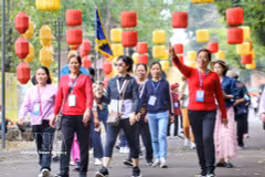 Chinese tourists visit the Thang Long Imperial Citadel in Hanoi. (Photo: VNA)