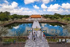 Thai Hoa Palace attracts many domestic and international tourists. (Photo: vov.vn)