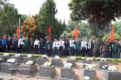 Remains of 18 Vietnamese martyrs repatriated from Cambodia laid to rest in Gia Lai. (Photo: VNA)
