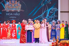 The inaugural Vietnam-Thailand Ao Dai Beauty Contest brings together more than 31 contestants. (Photo: VietnamPlus)