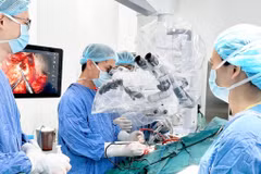 Gallery - Binh Dan Hospital sets Vietnam record with 4,278 robotic surgeries - image 6
