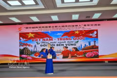 Do Ngoc Linh, Secretary of the Phu Thuong ward youth union in Hanoi, shares her views on the friendship between Vietnam and China. (Photo: VNA)