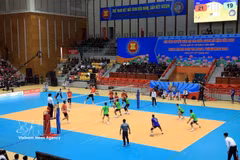 A men’s volleyball match between the Vietnam People’s Army team and the Myanmar Army team (Photo: VNA)
