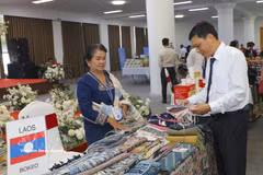 Lao products are promoted at a trade fair in Dien Bien province in September 2026. (Photo: VNA)
