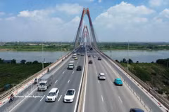 Nhat Tan – Vietnam’s largest cable-stayed bridge spanning the Red River (Photo: VNA)