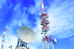 Administrative procedures related to production and business activities in radio frequency are among those streamlined. (Illustrative photo: baochinhphu.vn)