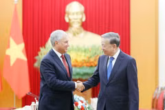 Party General Secretary To Lam and Chairman of the Russian Federal Assembly’s State Duma Vyacheslav Volodin at their meeting in Hanoi on September 29 (Photo: VNA)