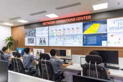At the Viettel IDC Hoa Lac network operations centre (Photo: VietnamPlus)