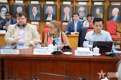 The high-level USABCI delegation at a meeting with representatives of the Vietnam-US Friendship Association under the Vietnam Union of Friendship Organisations (VUFO), the Vietnam Association of Victims of Agent Orange/Dioxin, and the Vietnam Martyr Families Support Association on June 1 (Photo: qdnd.vn)