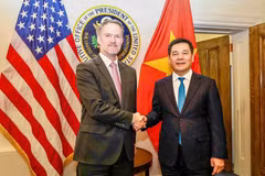 Vietnamese Minister of Industry and Trade Nguyen Hong Dien (R) and US Trade Representative Jamieson Greer (Photo: Vietnamese Ministry of Industry and Trade/VNA)