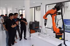 The strategy pivots Vietnam toward AI research and development tied to economy-wide transformation. (Illustrative photo: VNA)
