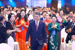 Prime Minister Le Minh Hung attends a ceremony held in Hanoi on August 25 to mark the 20th anniversary of the Vietnam Association of Small and Medium Enterprises (VINASME). (Photo: VNA)