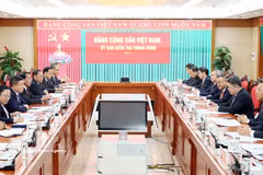At the talks between Politburo Member and Chairman of the Communist Party of Vietnam (CPV) Central Committee’s Commission for Inspection Tran Sy Thanh and a visiting delegation of the Lao People’s Revolutionary Party (LPRP)'s Inspection Commission led by its Chairman Vanhxay Phongsavanh in Hanoi on August 25, 2026. (Photo: VNA)