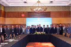 General Secretary of the Communist Party of Vietnam Central Committee and President To Lam and representatives of the Canadian Vietnamese Scientists and Experts Association (CVSEA) on September 25. (Photo: VNA)