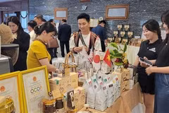 Delegates learn about key agricultural products of Gia Lai province. (Photo: VNA)