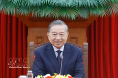 General Secretary of the Communist Party of Vietnam (CPV) Central Committee and State President To Lam on April 24 holds phone talks with Australian Prime Minister Anthony Albanese. (Photo: VNA)