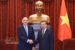 General Secretary of the Communist Party of Vietnam Central Committee and President To Lam (right) receives Special Representative of the President of Azerbaijan Elchin Amirbayov Hanoi on October 30, 2026. (Photo: VNA)