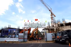 A construction site of a housing project in Nha Trang (Photo: VNA)