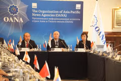 Delegates vote to approve VNA hosting the 59th OANA Executive Board Meeting in 2027 in Vietnam (Photo: VNA)