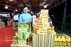 A booth introducing OCOP products at the festival (Photo: VNA)