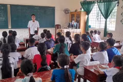 A Khmer class at Ta Mum pagoda in Dinh Hoa commune of An Giang province. (Photo: VNA)