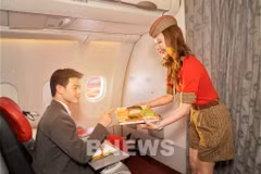 Aboard a Vietjet aircraft (Photo: VNA)