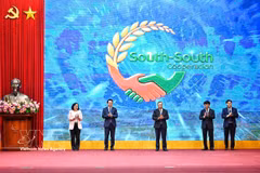 At the ceremony to launch the Working Group on South-South cooperation in agriculture in Hanoi on May 29. (VNA)