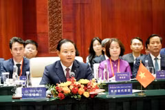 Secretary of the Party Committee of Lai Chau and Chairman of the provincial People’s Council Le Minh Ngan speaks at the conference (Photo: VNA)