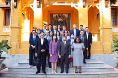 Permanent Deputy Minister of Foreign Affairs Nguyen Minh Vu meets with UN Resident Coordinator for Vietnam Pauline Tamesis and heads of UN development agencies in Hanoi on November 14. (Photo: baoquocte.vn)