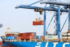 Ports in Ho Chi Minh City are always bustling with ships loading and unloading cargo (Photo: VNA)