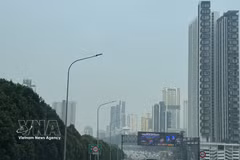 Haze at noon in an area of Kuala Lumpur. (Photo: VNA)