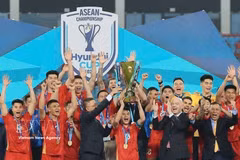 The Vietnam national men’s football teamsuccessfully defend their title as the champion of Southeast Asia's premier tournament, bringing its total number of championship wins to four (Photo: VNA)