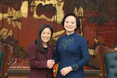 Deputy Prime Minister Pham Thi Thanh Tra (R) and US Ambassador Jennifer Wicks. (Photo: VNA)