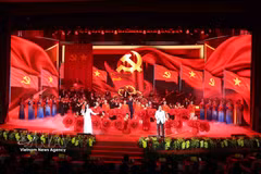 A musical performance at the ceremony held on August 28 to announce the National Assembly’s resolution on the establishment of Quang Ninh as a centrally governed city. (Photo: VNA)