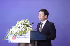 Nguyen Duy Hung, Deputy Head of the Party Central Committee's Commission for Policy and Strategy, speaks at the event. (Photo: VNA)