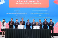 Korean and Vietnamese enterprises sign memoranda of understanding (MOUs) on investment cooperation within the framework of the event "Meet Korea 2025" in Hung Yen province on May 14. (Photo: VNA)