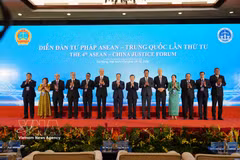 Officials pose for a group photo at the opening ceremony of the fourth ASEAN–China Justice Forum in Da Nang on October 10, 2026. (Photo: VNA)