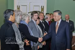 General Secretary of the Communist Party of Vietnam Central Committee and President To Lam meets with members of the Denmark–Vietnam Friendship Association in Copenhagen on October 20, 2026. (Photo: VNA)