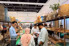 Vietnamese handicrafts are grabbing international buyers' interest at MEGA SHOW Hong Kong 2026. (Photo: VNA)
