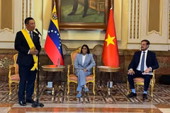 Vietnamese Ambassador to Venezuela Vu Trung My speaks at the event (Photo: Venezuelan Presidential Palace/VNA)